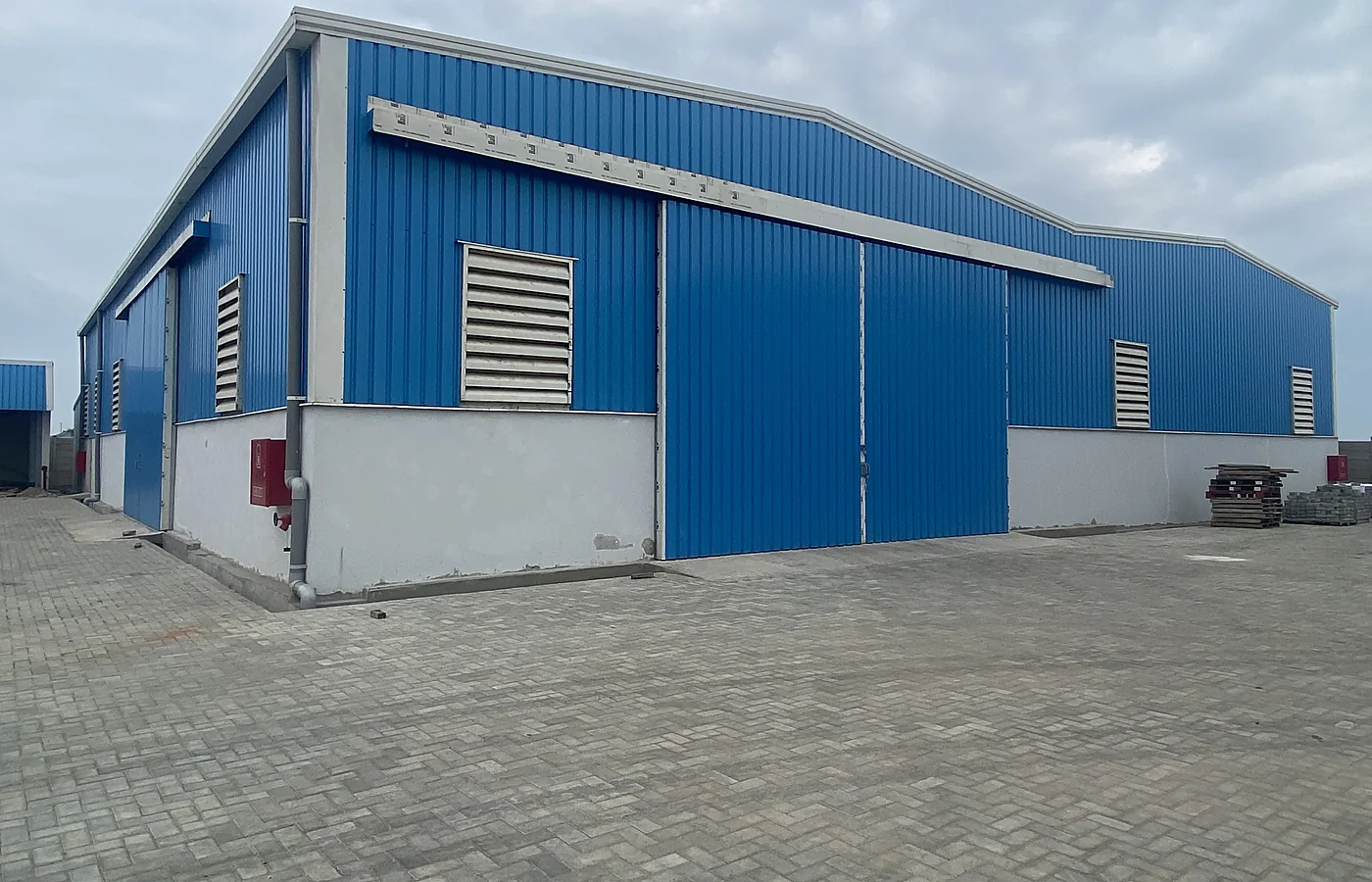 Completed industrial workshop and warehouse