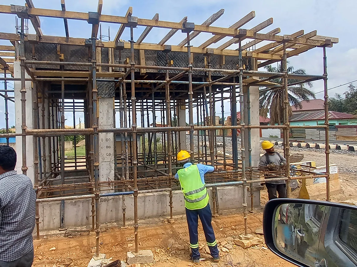 Site supervision and construction coordination